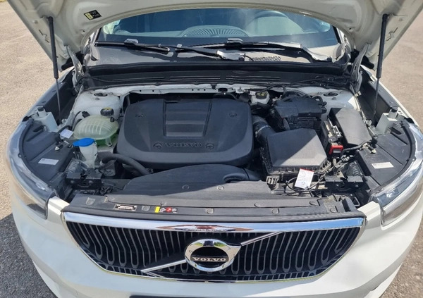 Volvo XC 40 cena 114900 przebieg: 58000, rok produkcji 2019 z Gorlice małe 106
